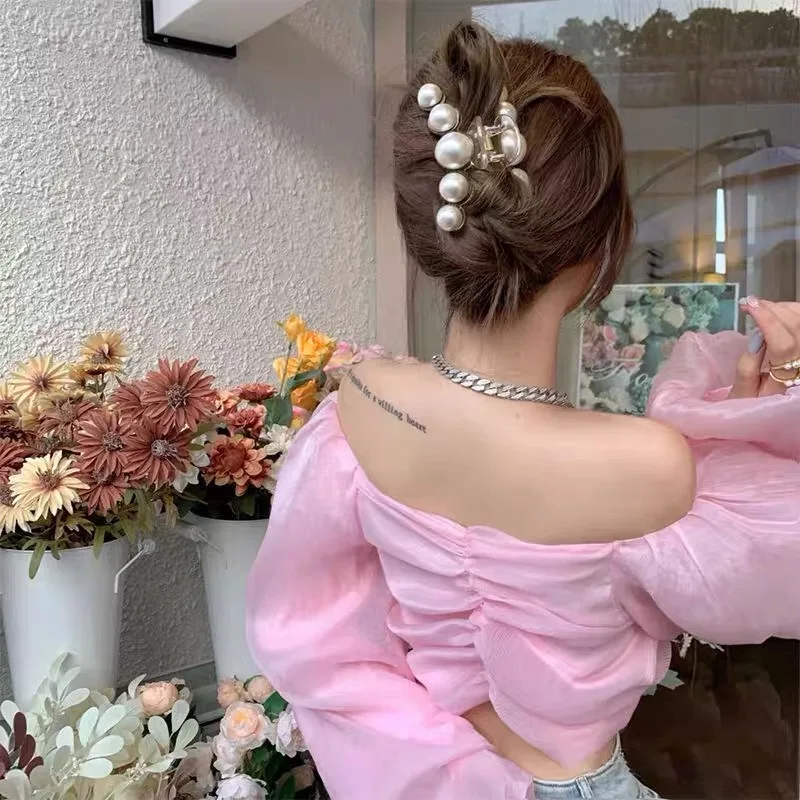 Chic Pearls Hair Claws for Women Girls Elegant White Rose Barrette Hair Clips Temperament Hairpins Crab Headwear Jewelry 1Pcs hair band for women
