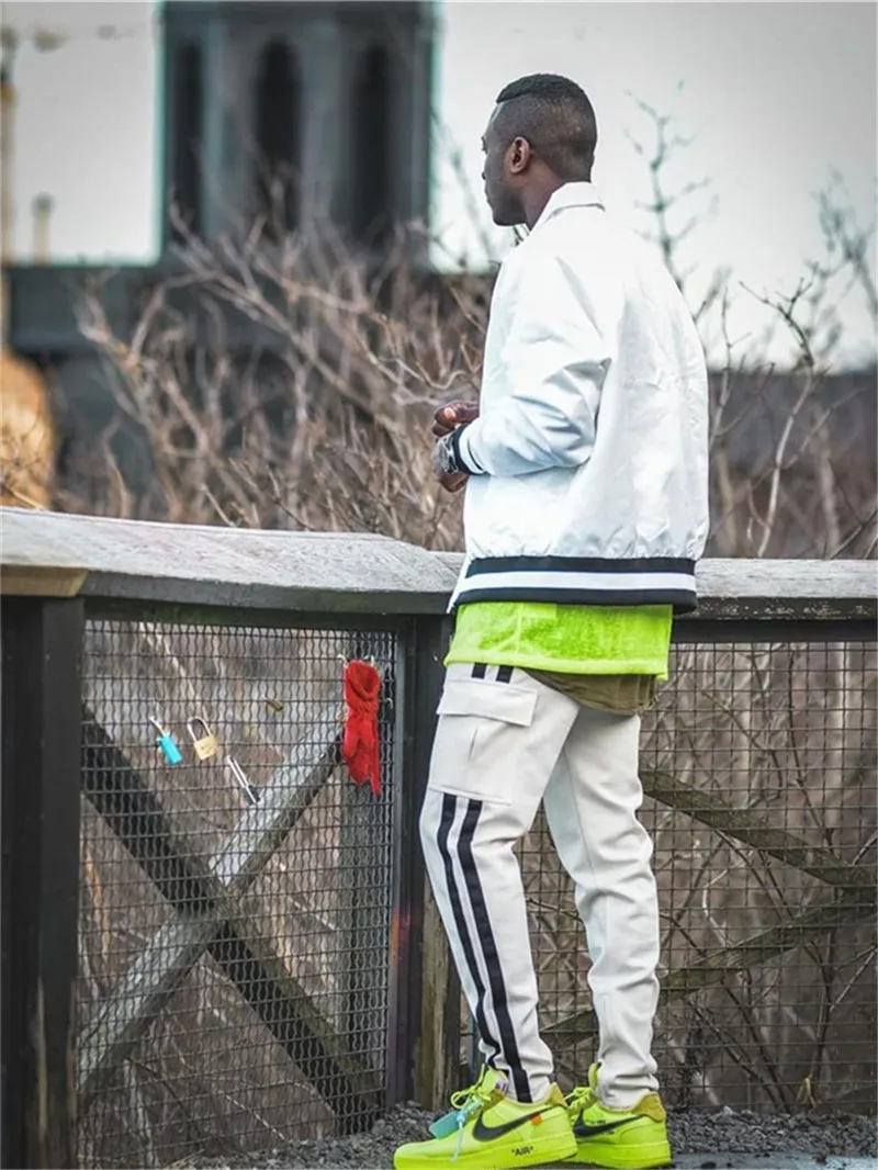 

2020 New Men Fashion Striped Long Sleeve Hoodies+Pants Set Male Tracksuit Sport Suit Men's Gyms Set Casual Sportswear Suit