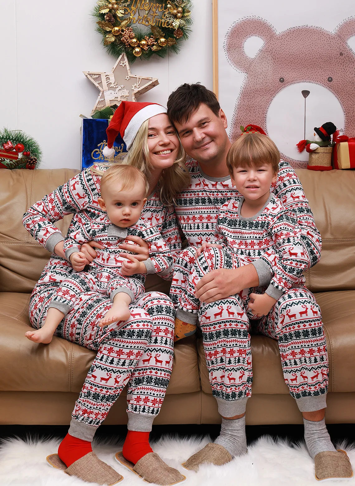 

Xmas family matching outfits pajamas 2022 fashion Xmas print adult Kids suit baby jumpsuit family Christmas pajamas