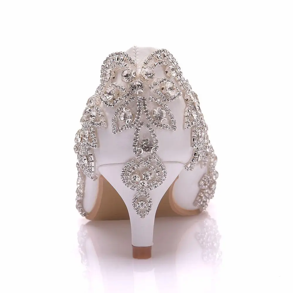 Женские свадебные туфли с кристаллами «Королева»; туфли на низком каблуке с белыми бриллиантами; вечерние модельные туфли для невесты; туфли-лодочки с кристаллами; большие размеры 43