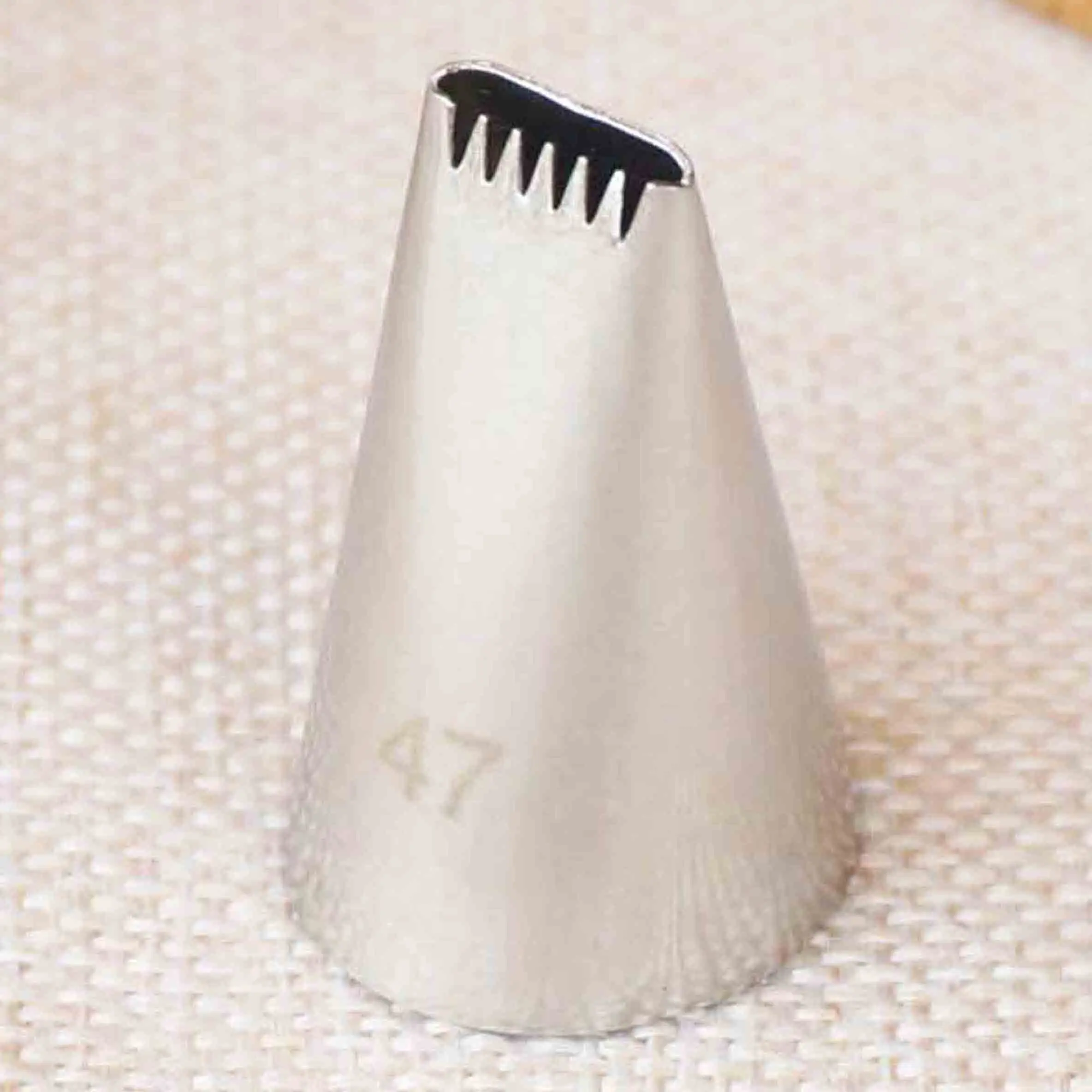 

#47 Basket Weave Piping Nozzle Small Size Basketweave Decorating Tip Nozzle Baking Tools For Cakes Bakeware Icing Tip