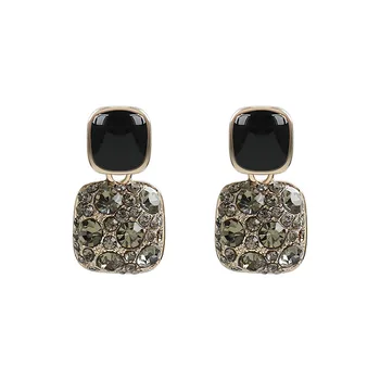 

Punk 2019 Fashion New Earrings Tide Female Temperament High Sense Of The Palace Wind Niche Wild Earrings Women's Wholesale