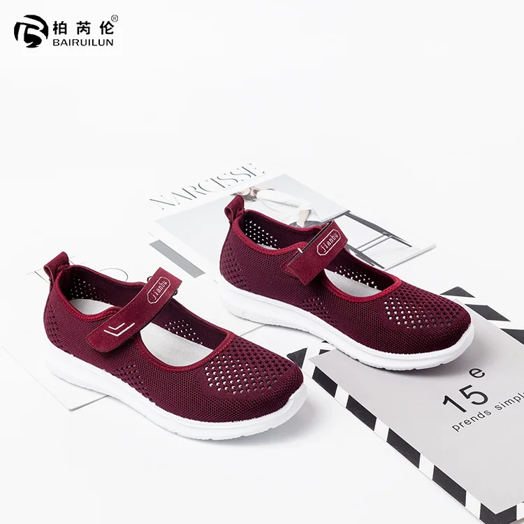 

2019 New Style Summer Middle-aged Mom Shoes Soft Bottom Anti-slip Walking Shoes Women's Lightweight Punched Sheet Shoes