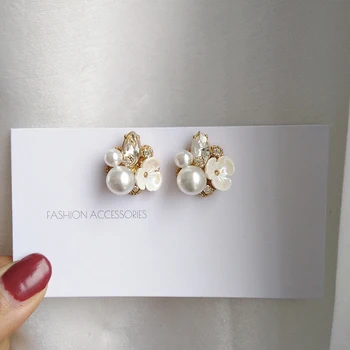 

S925 needle Delicate Earrings 2020 New Fairytable Design High Quality Glass Simulated Pearl Flower Cluster Earrings For Women