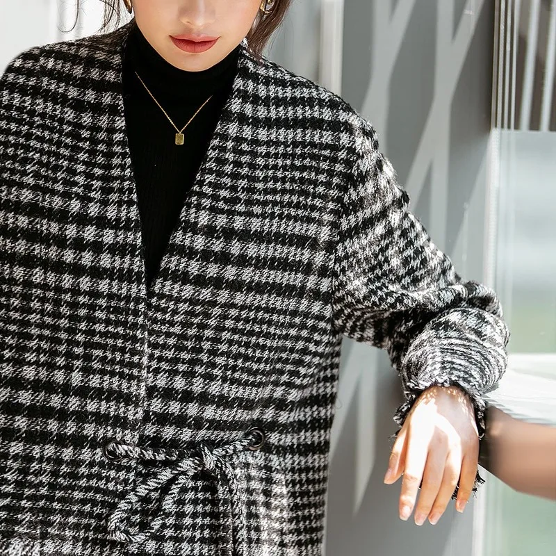 

AIGYPTOS 2019 autumn and winter new loose Korean version of the lattice long section tassel houndstooth wool coat