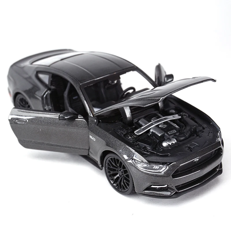 Спортивный автомобиль Maisto 1:24 2015 Ford Mustang GT статические литые автомобили