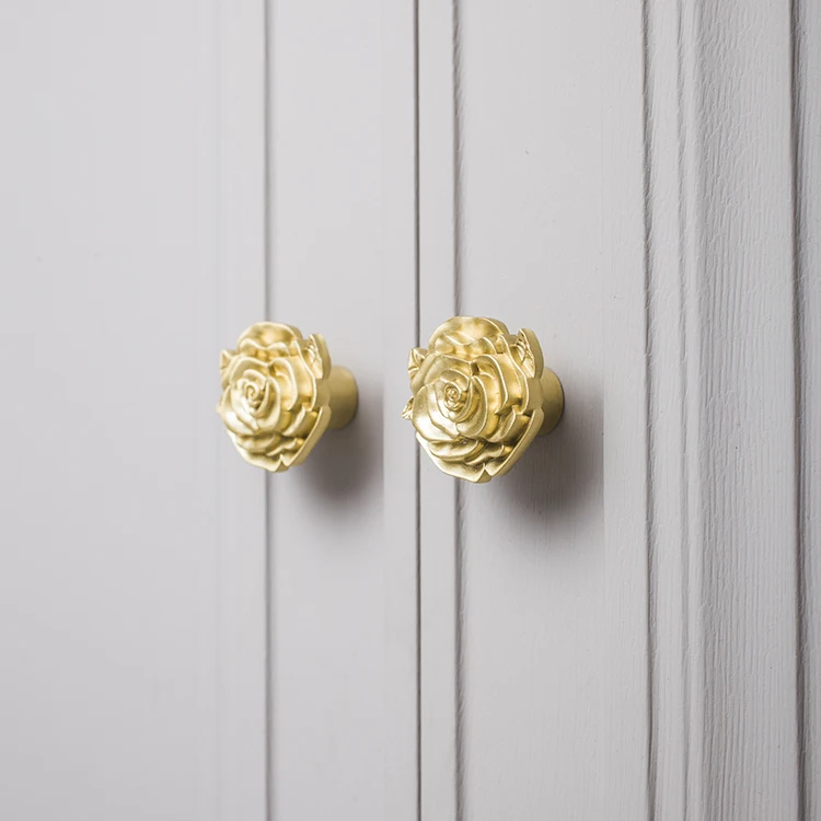 

Gold brass roses hand-in-hand cabinet door wardrobe drawers all copper hand-in-hand luxury handles for furniture drawer knobs