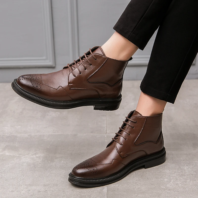 

Spring High Top Mens Martin Boots brogue England Style Solid Boots lace up Flock Rubber Winter high top Men's Ankle Boots Shoes