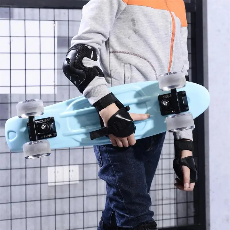 A Generation of Fat Banana Board Fish Skateboard Flash Single Rocker Skateboard Children Adult Four-wheel Scooter Manufacturers