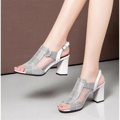 

2020 spring and summer new fishbill net yarn thick and color matching word buckle high heel fashion large size women sandals