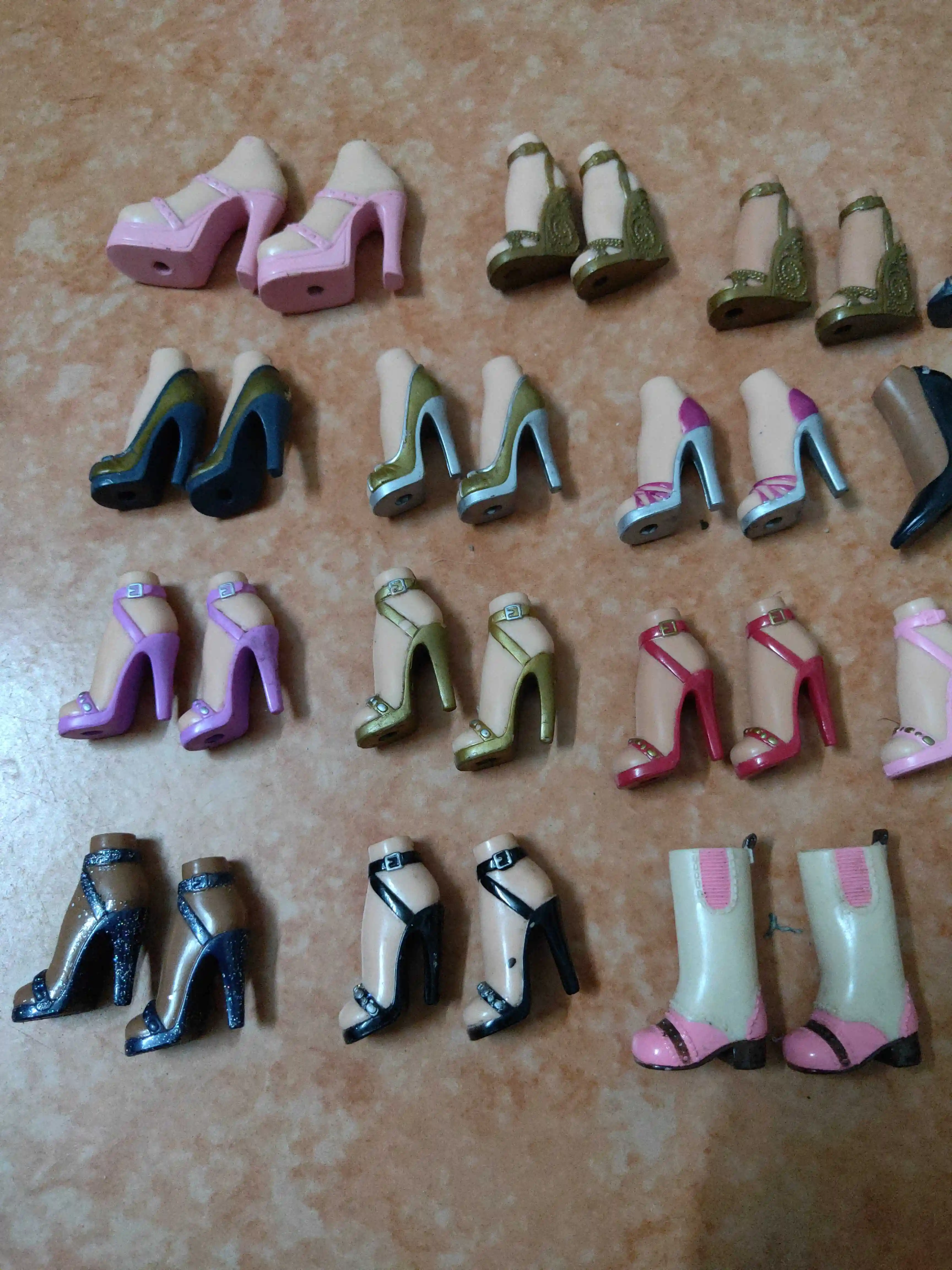 zapatos de muñecas bratz