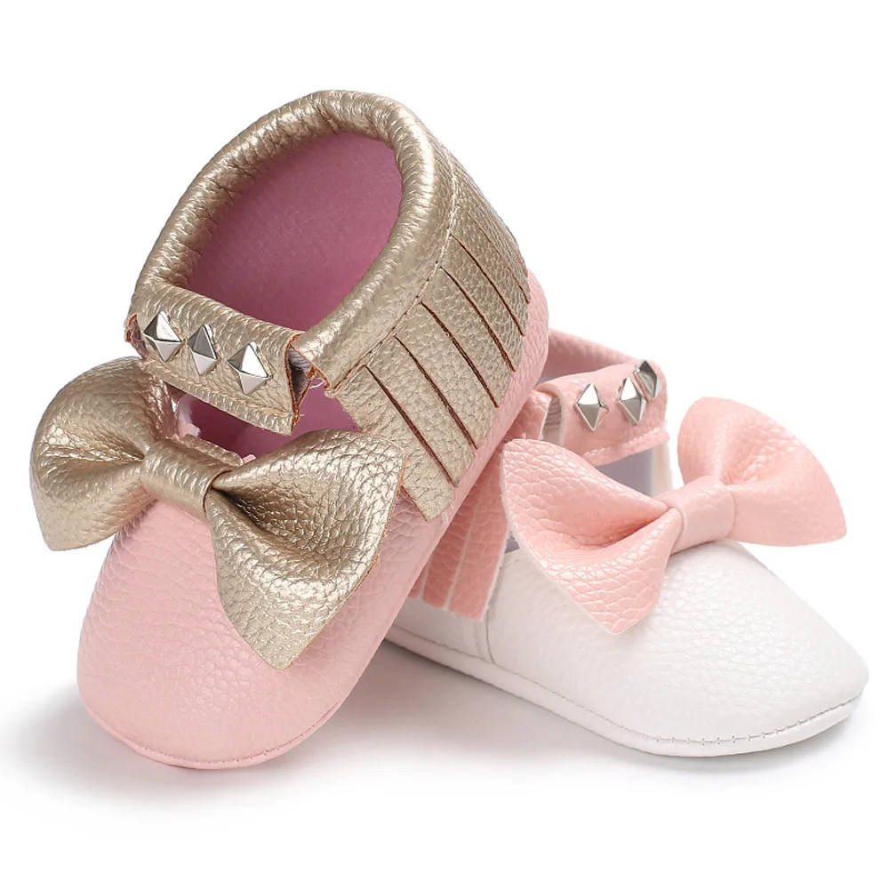 Зимняя теплая меховая обувь для маленьких девочек с бантом-бабочкой кожаные ботинки с бахромой Повседневная Мягкая Обувь для младенцев, девочек золотого цвета, розового цвета