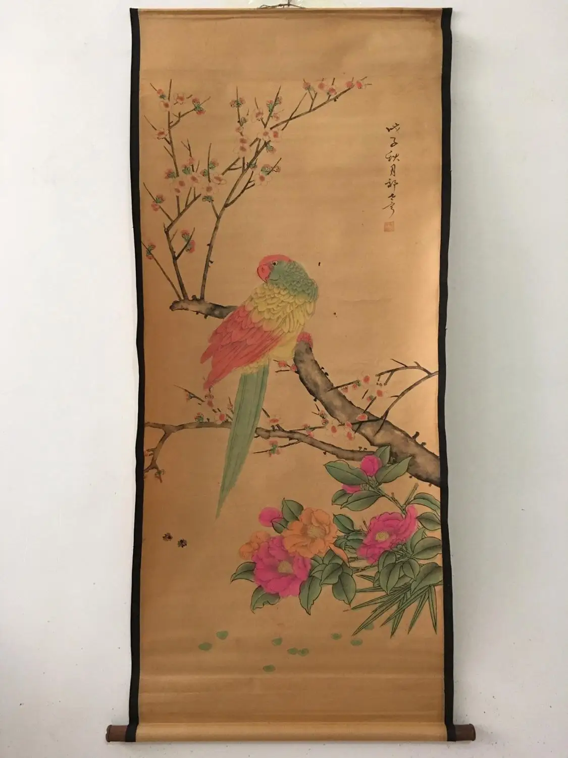 

China old scroll painting Celebrity calligraphy painting Middle hall hanging painting Wall paintings lang shining's Birds flower