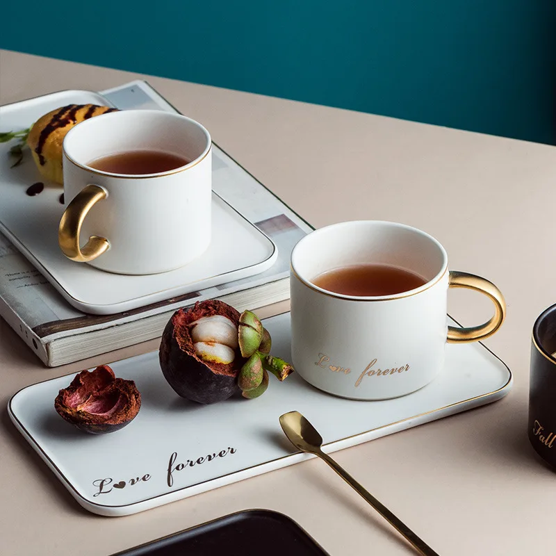 Креативный Европейский Кофе чашка с блюдцем набор простой расписанные золотом Керамика кружка, кружка для молока на завтрак днем Чай чашка и блюдо и ложка