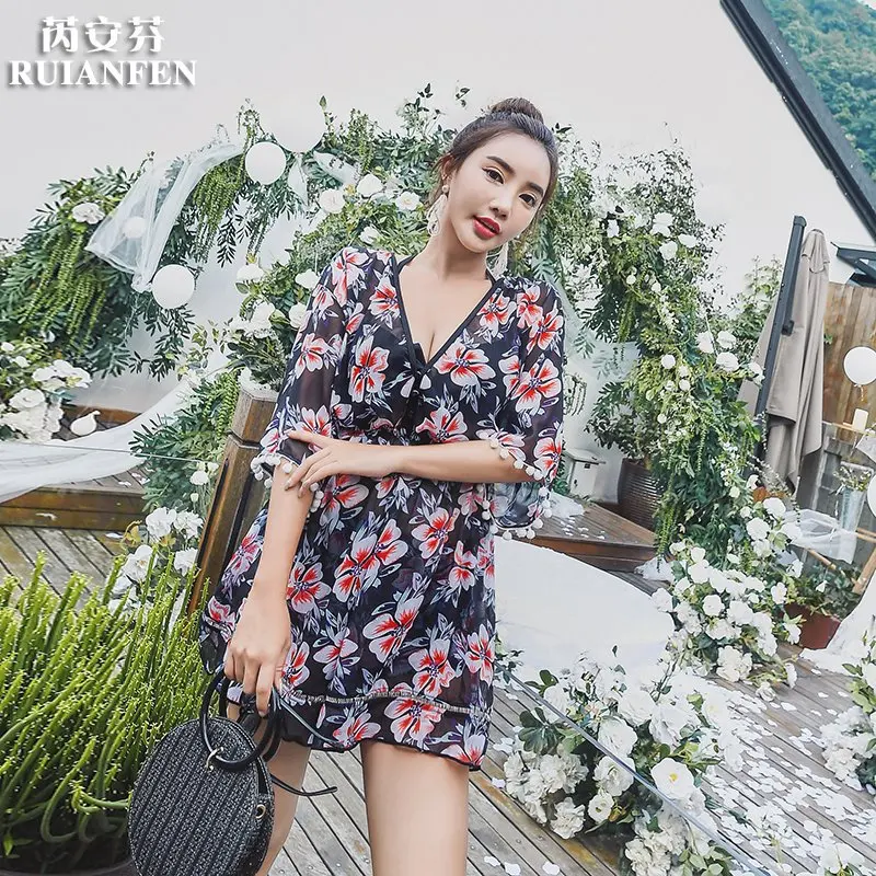 

2019 New Style Bathing Suit Korean-style Fashion Floral Push up Chest Boxer Spa Resort Bathing Suit Three-piece Set