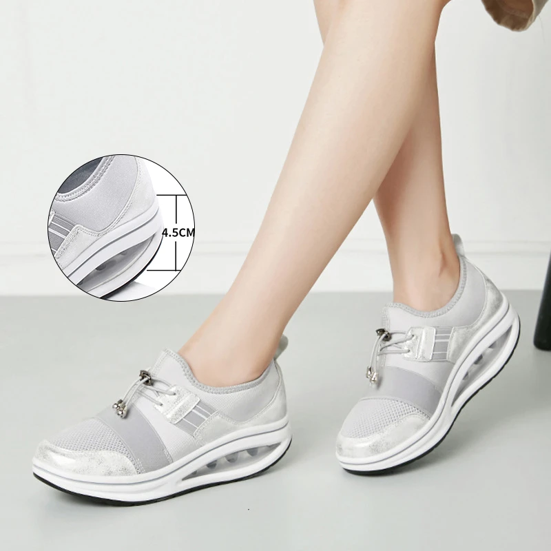 Женская обувь на платформе с воздушной подошвой; кроссовки на танкетке 4,5 см, визуально увеличивающие рост; сетчатая обувь; удобная женская обувь без застежки; Цвет Серебристый; обувь для прыжков