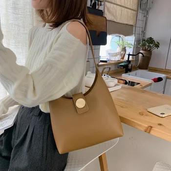 

Retro Totes Bags For Women 2020 Trendy Vintage Handbag Female Small Subaxillary Bags Casual Retro Mini Shoulder Bag