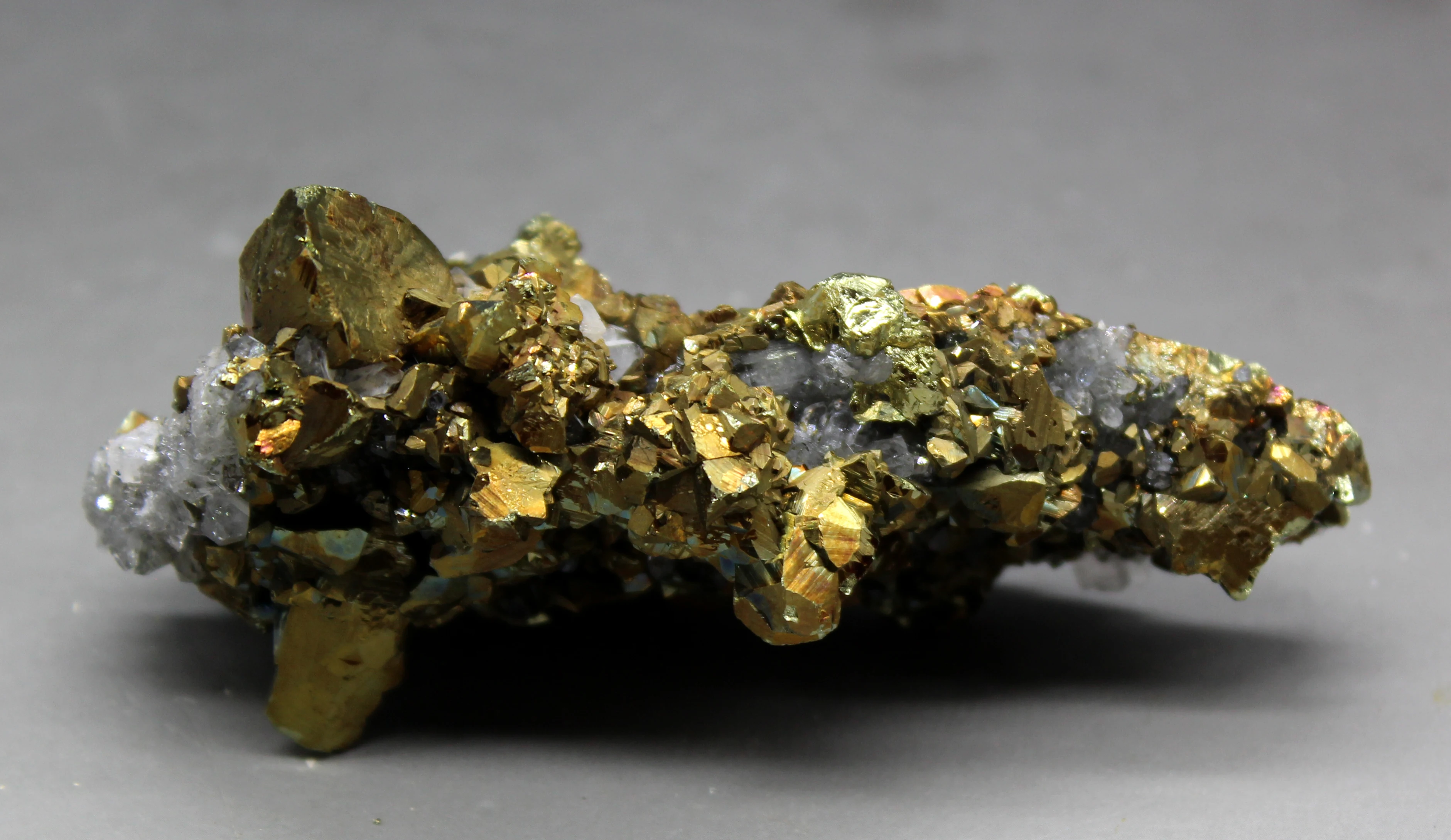 123 г натуральный Блестящий chalcopyrite и кристаллический симбиотический минеральный