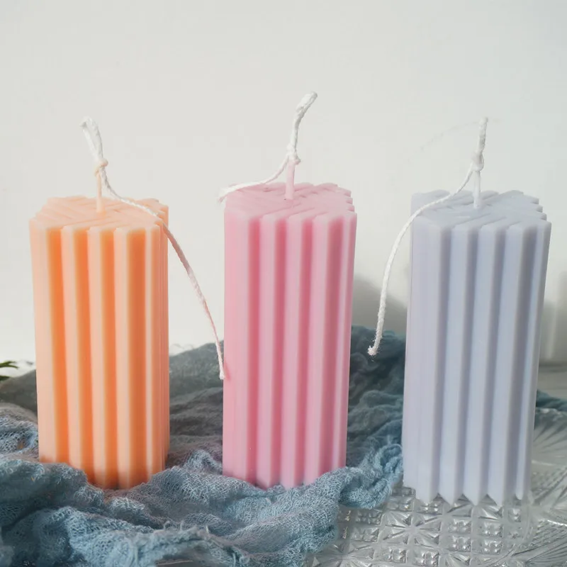 IPOTCH 100 Pièces Mèches Bougies avec 20pcs Bougie Tasses en Plastique Moule de Cire Artisanal pour Candle Making Bougie Bricolage 