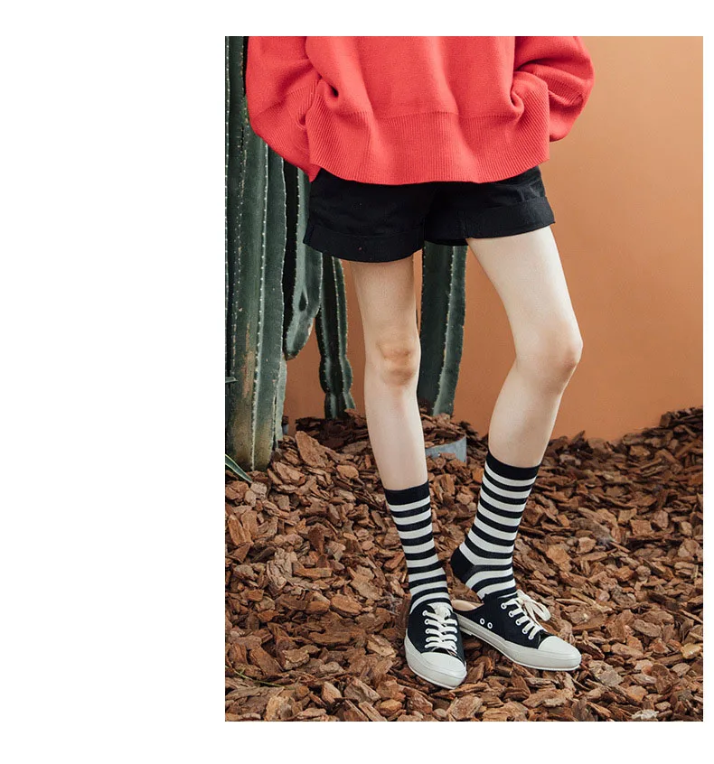 1 пара, женские носки, Осенние Новые жаккардовые носки с мультяшной куклой, эластичные, милые, милые, хлопковые, модные, счастливые носки для женщин
