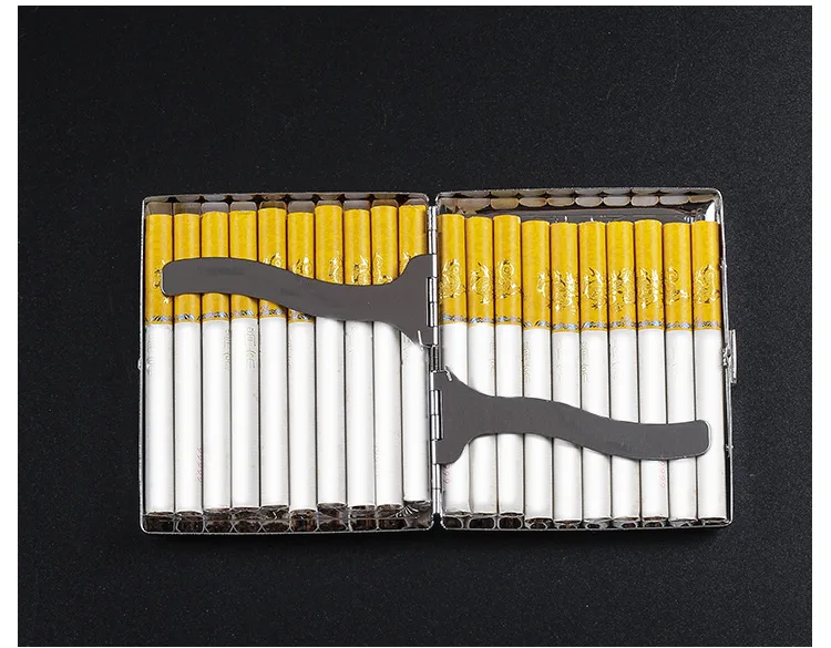 Silver Portable Metal Cigarette Case For 20 Cigarettes Flip Open Traveling Cigarette Container