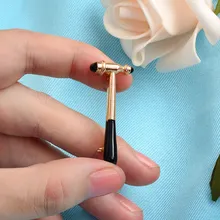 AliExpress новые продукты Горячая Распродажа брошь с изображением молотка сумка Аксессуары Медицинские приборы брошь с изображением молотка