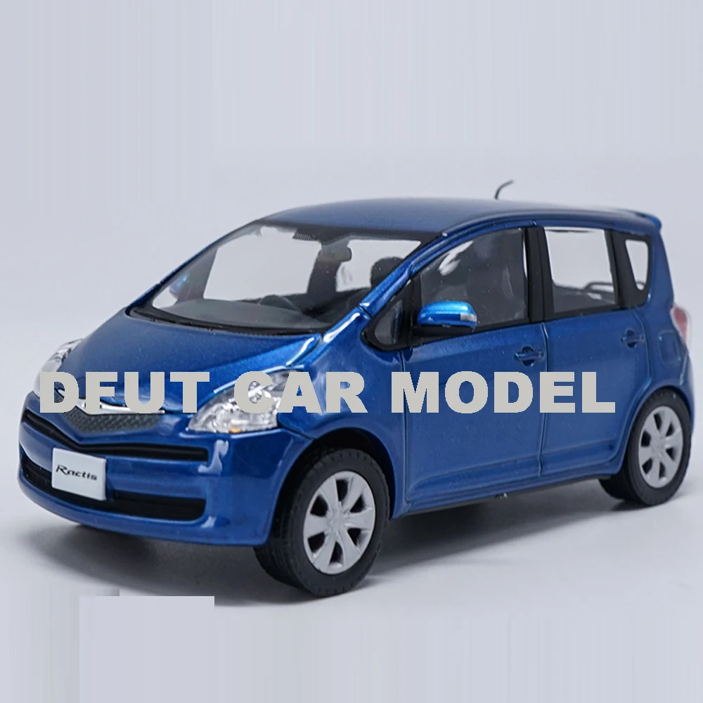 

Scale 1:30 Alloy Ractis Car Model Of Children's Toy Cars Original Authorized Authentic Kids Toys