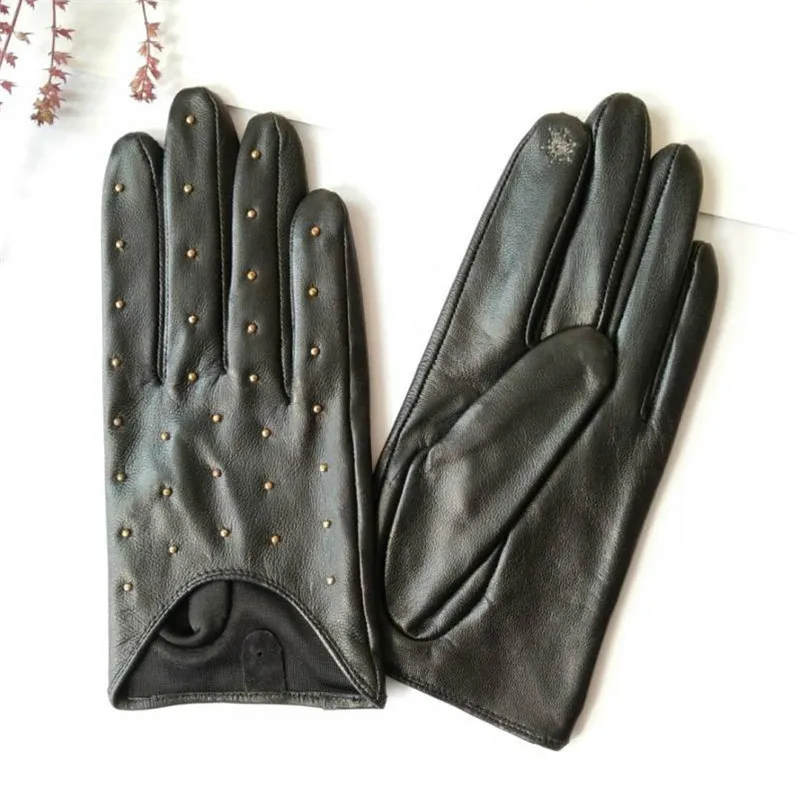 black touch Женские перчатки из натуральной кожи, Осень-зима, модные, крутые, с заклепками, локомотив, короткие, тонкие, с сенсорным экраном, овчина, перчатки DZZP11 - Цвет: black touch