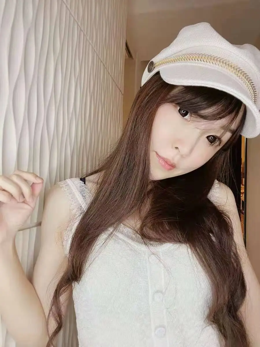 celebrity with flax female leisure joker French breathable breathable navy hat with straw andchain for women travel cap