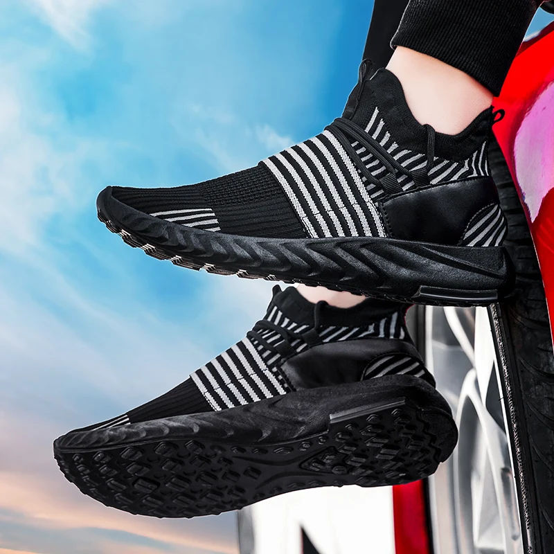 Men Shoes New Style Fashion Breathable Sneakers Men's Korean-style Stylish British-Style Versatile Mesh Shoes Black Sports And L