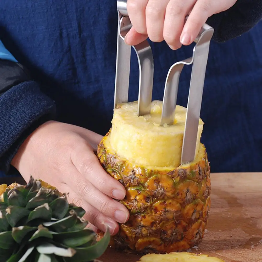 

TPFOCUS Peel Pineapple Stainless Steel Kitchen Gadget Fruit Cutting Tool Sharping sawtooth knife take out the core of pineapple