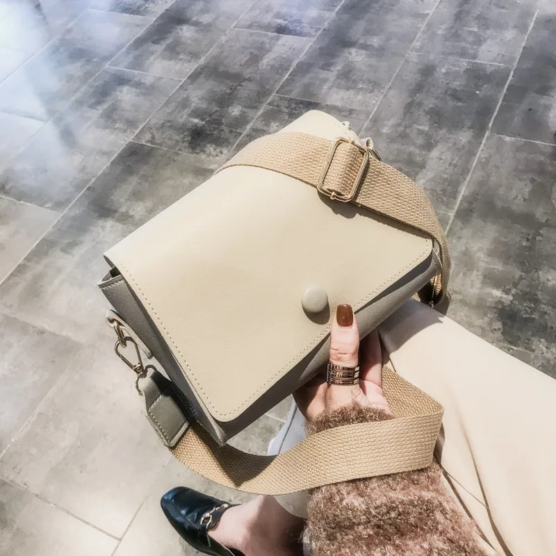 

Ugz2019 Students Hong Kong Style Retro Square Sling Bag New Style Versatile MORI Series Shoulder Bag Small GIRL'S Wide Strap Sho