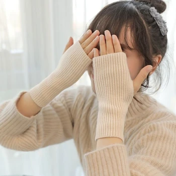 여성 크로 셰 뜨개질 장갑 뜨개질 소녀 솔리드 컬러 엄지 손가락 구멍이있는 반 손가락 장갑 겨울 손 따뜻하게 신축성있는 운전 장갑