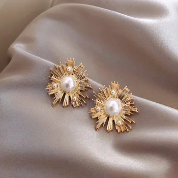 

2020 Japan New Vintage Shell Design Simulated Pearl Big Stud Earrings For Women Elegant boucles d oreille femme