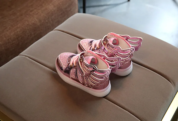 Luminous Sneakers Children Shoes for Boys Girls Led Shoes Kids Sport Flashing Lights Glowing Glitter Casual Baby Wing Flat Boots