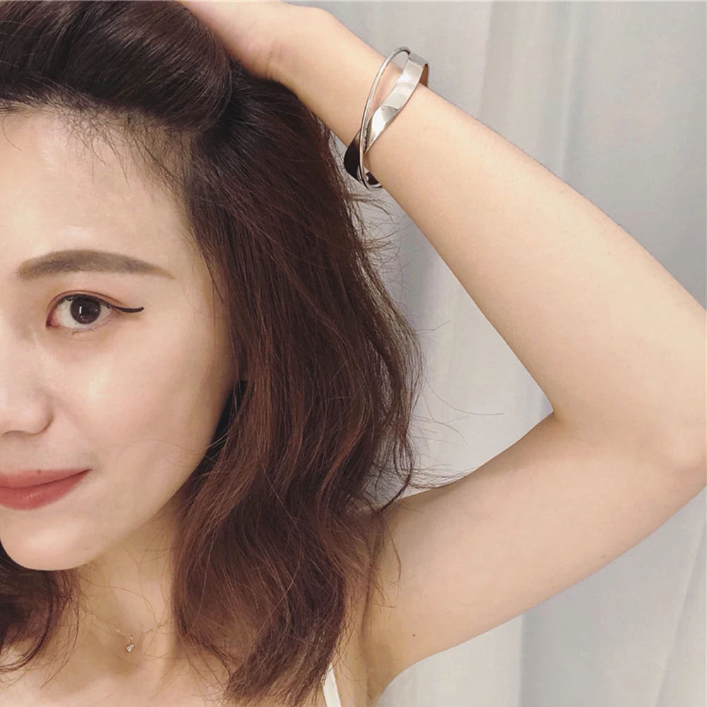 Glossy Double Layer Geometric Irregular Cross Ripple Opening Wristband Jewelry Bangle