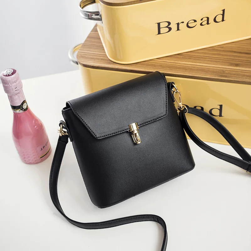 

2017 new Korean retro locking bucket simple fashion catty single shoulder oblique bag