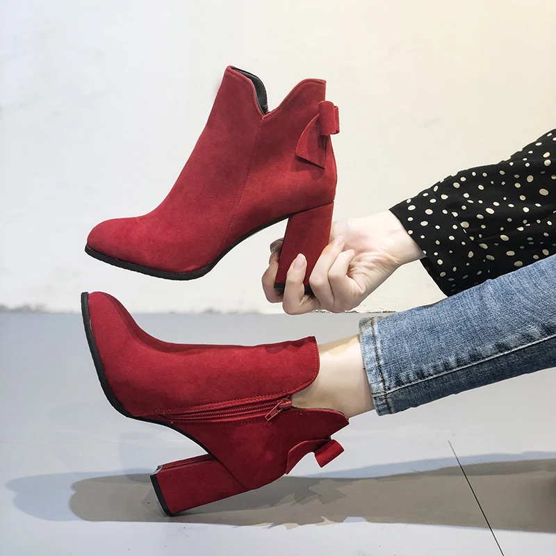 Черные, красные замшевые ботильоны г. Женские зимние элегантные украшение-банты, сохраняющие тепло короткие женские ботинки на высоком каблуке