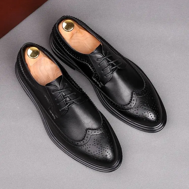 

Hot Selling Men's Black Brogue Shoes Lacing Fashion Dress Shoes Pointed Toe Office PU Leather Shoes For Man Size 38-43