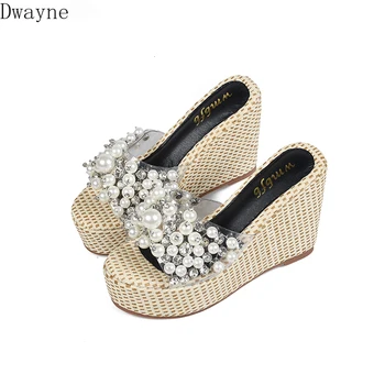 

Summer new Korean fashion pearl slope with sandals beach sandals wild crystal pearl high-heeled sandals.