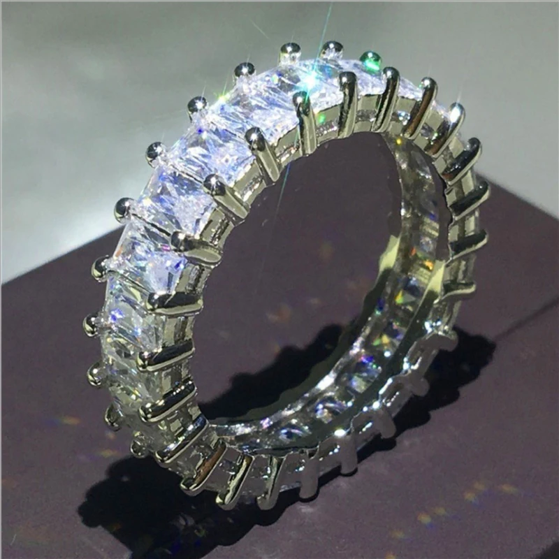 

2019 new fashion simple transparent square zircon ring imitation white gold round men and women sharing wedding ring