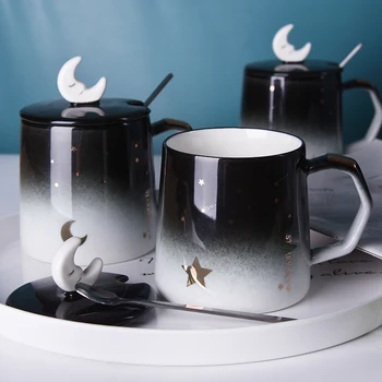 

Creative Cartoon Mugs Coffee Cups Ceramic Lid Self-stirring Water Cup Couple Gift Tea Mugs Taza Con Tapa Friends Mug AB50CU