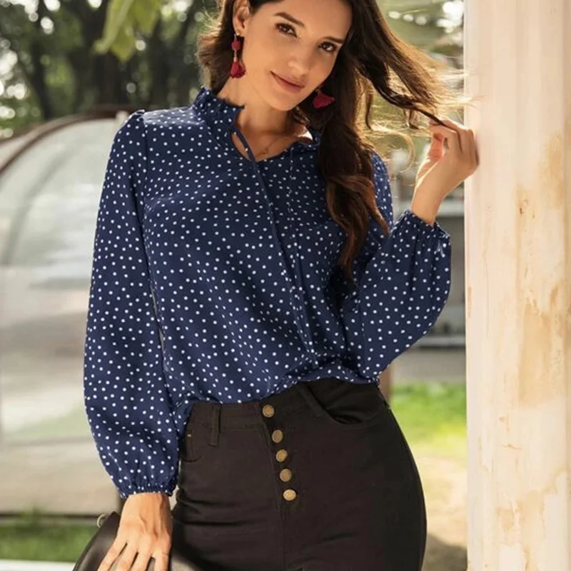 Летняя женская блузка с принтом в горошек элегантная длинным рукавом на шнуровке