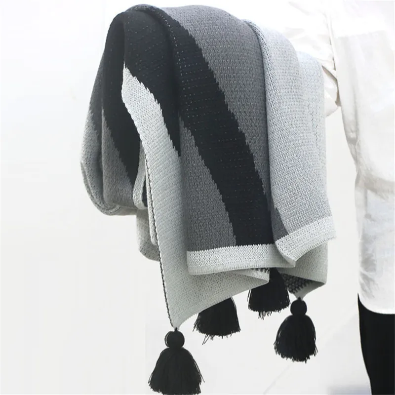 

170X130cm Knitted Classic Sofa Throw Blanket, Modern Black and Grey Couch Blanket, Fashional Bed Runner, Blanket For all Seasons