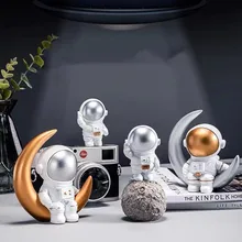 

Creative resin technology astronaut statue indoor small ornaments toys desktop home decoration astronaut model children's gift