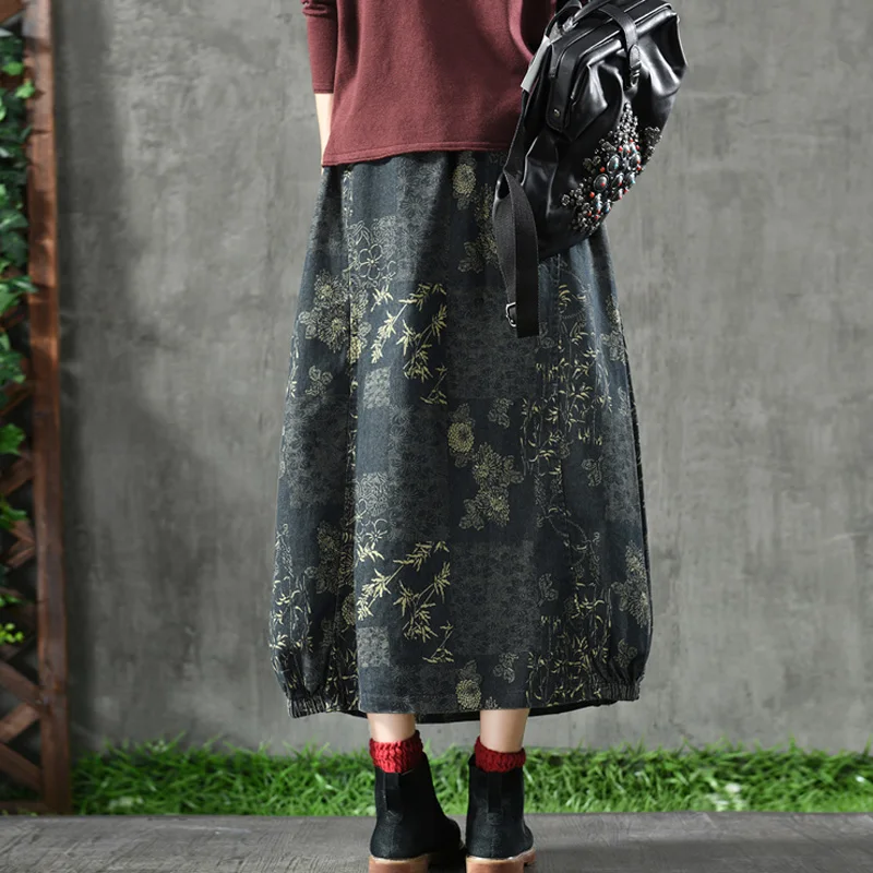 Утолщенная женская джинсовая юбка юбки с цветочным принтом и эластичным поясом