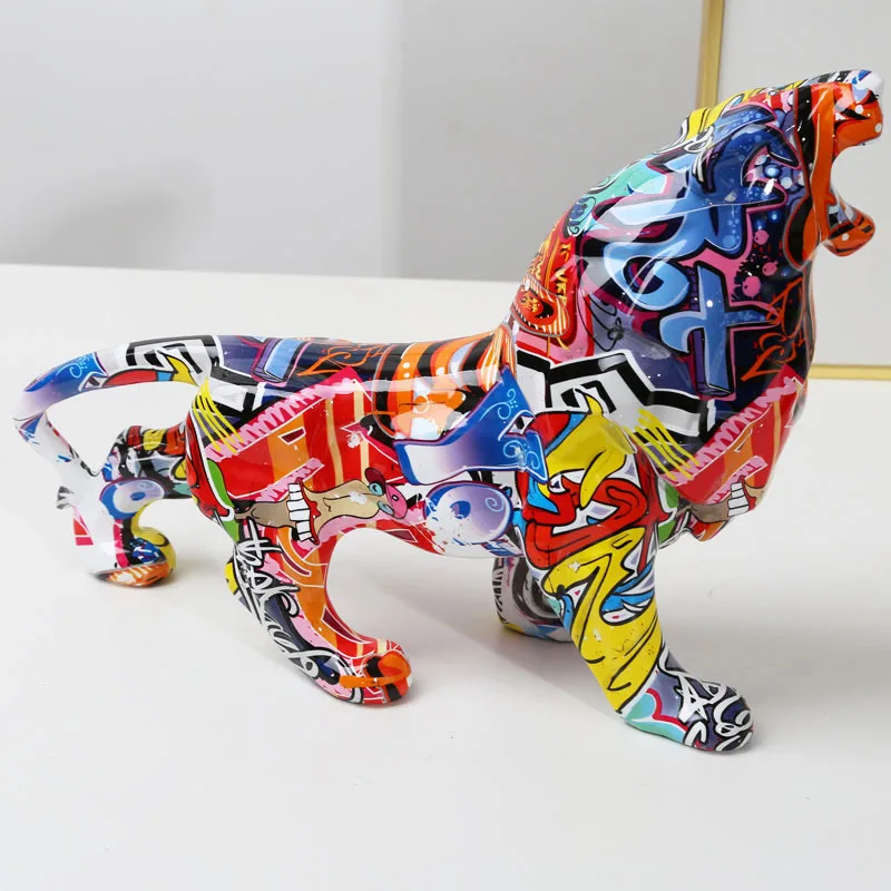 

Креативное окрашенное граффити Лев, простое искусство, искусство, украшения для дома, винный шкаф, офисные полимерные поделки