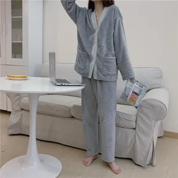 

2020 New Winter V-neck Sexy Pajamas Double-sided Fleece Pattern Thick Warm Cardigan Sleepwear Can Be Worn Outside Women Pajamas
