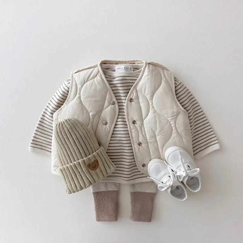 Description Picture 3 of item2025 Autumn New Baby Floral Sleeveless Coat Cotton Kids Warm Vest For Girls Clothes Fashion Baby Boy Double Sided Windproof Vest