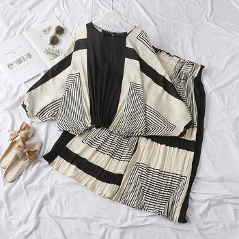 

[EWQ] 2020 Spring Autumn New Pattern Round Batwing Sleeve Hit Print Patchwork Two Piece Set Women Suit Large Size 3AK02609a